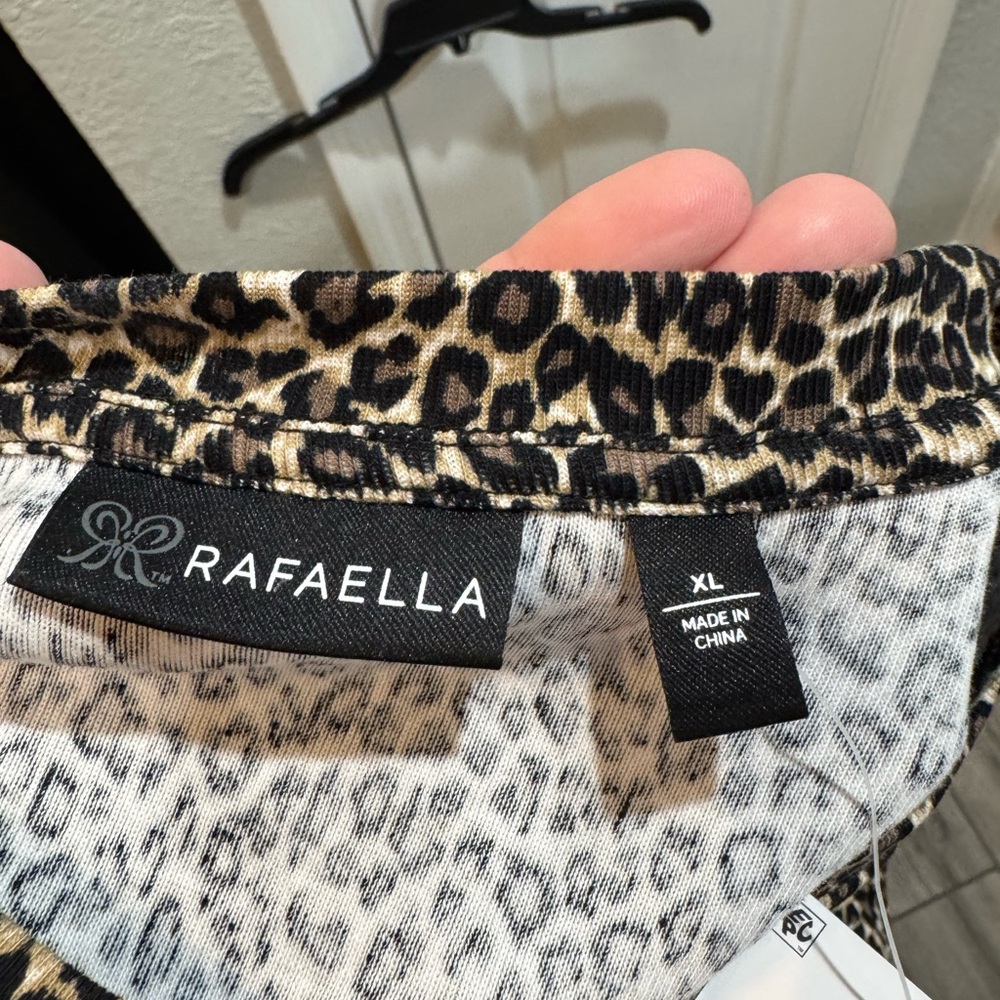 NWT Rafaella Leopard Print Long Sleeve Top - Picture 3 of 4